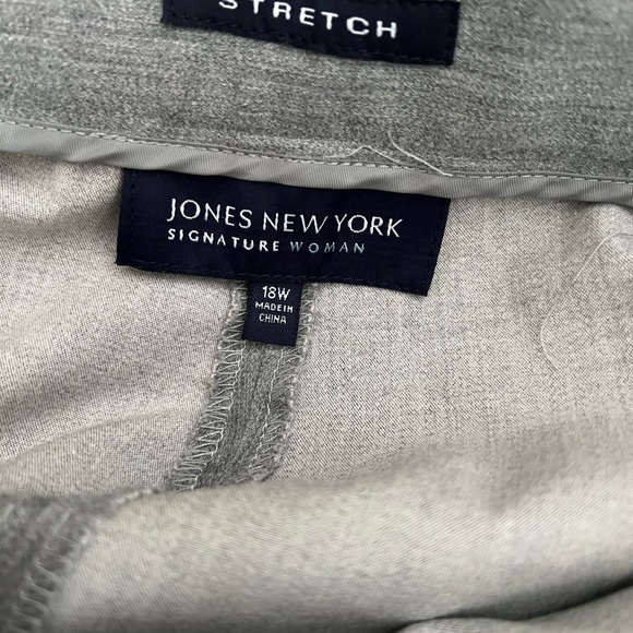 Jones New York women’s plus size grey pants. Size 18W - Picture 3 of 10